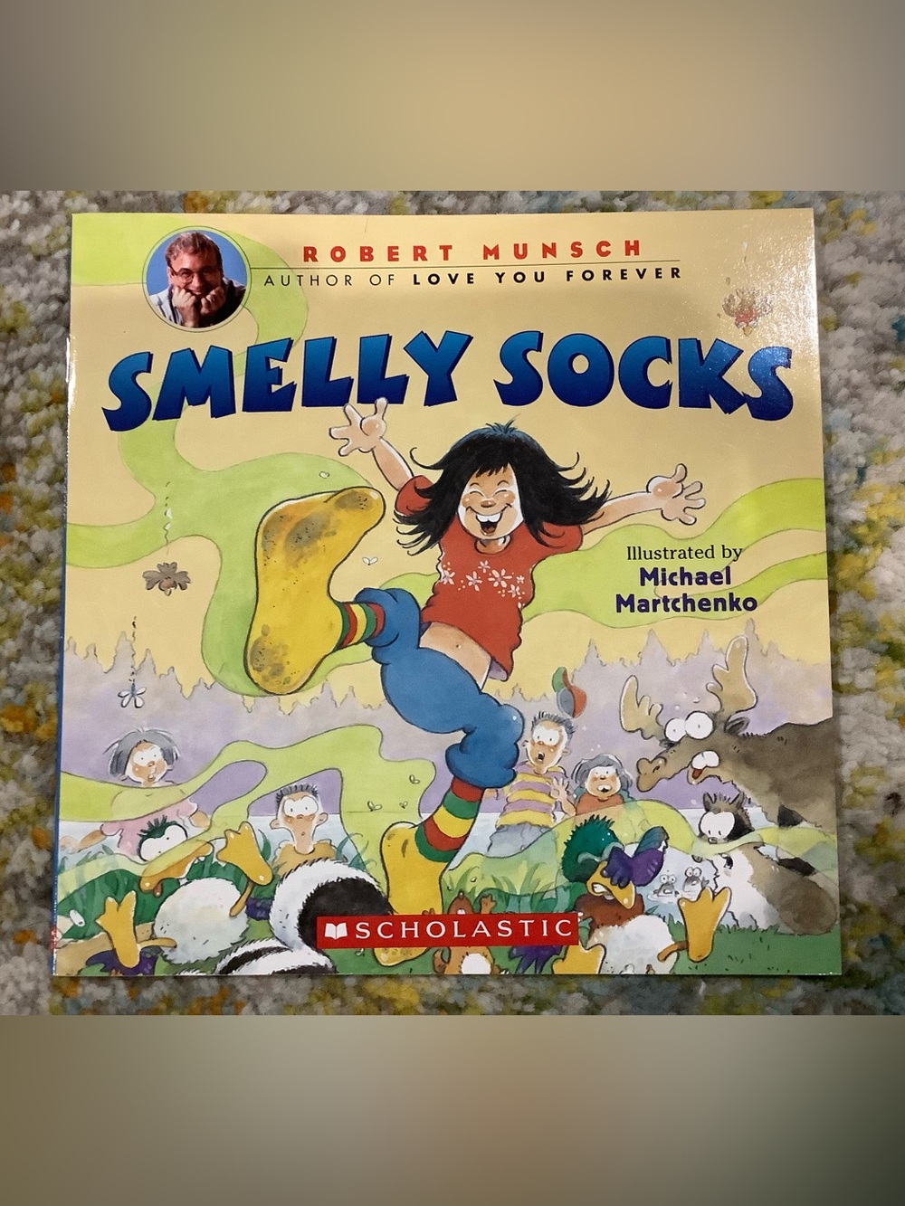 Scholastic Robert Munsch Picture Book Set - Yellow, Blue, Green, Red Covers - Picture 4 of 11